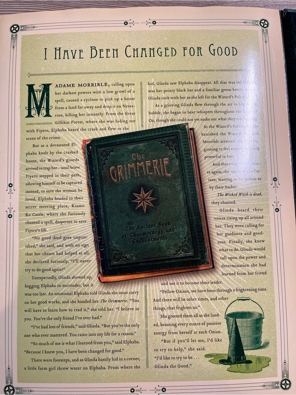 Wicked The Musical - Green Pop-Up Compendium Book